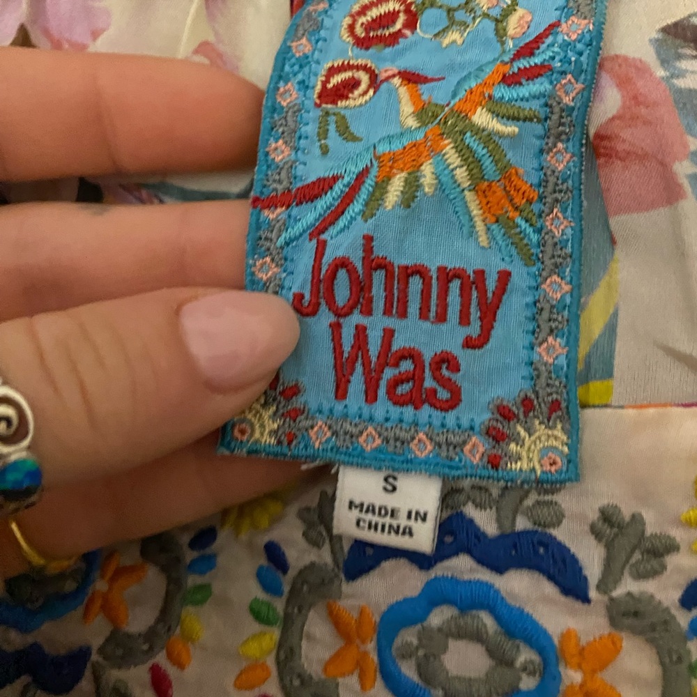 Johnny was linen top - Picture 2 of 2